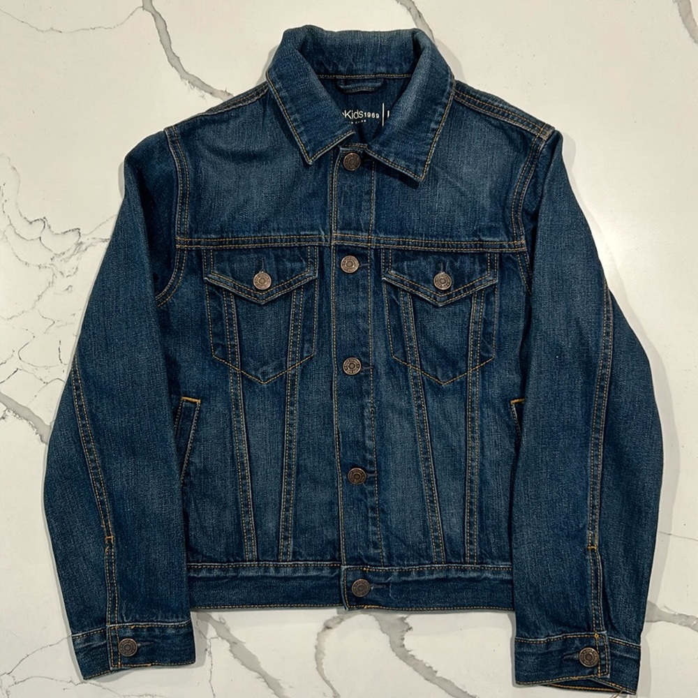 Gap Boys denim jacket size large. Excellent condition.